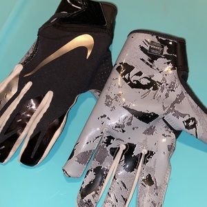 Nike football gloves (Youth)
